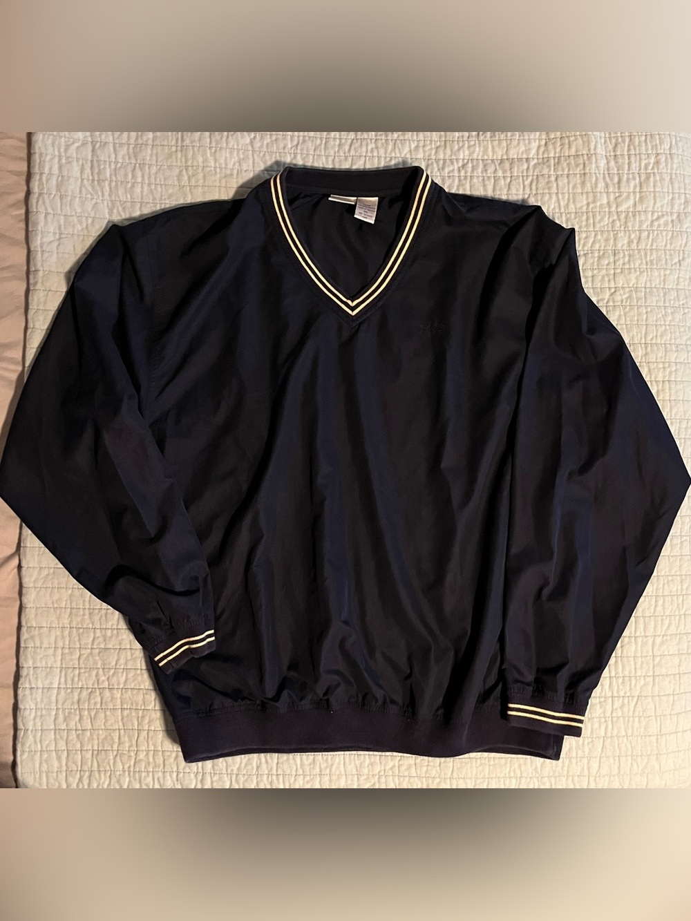 Women’s Izod Navy V-Neck Pullover Windbreaker Jacket, size XL
